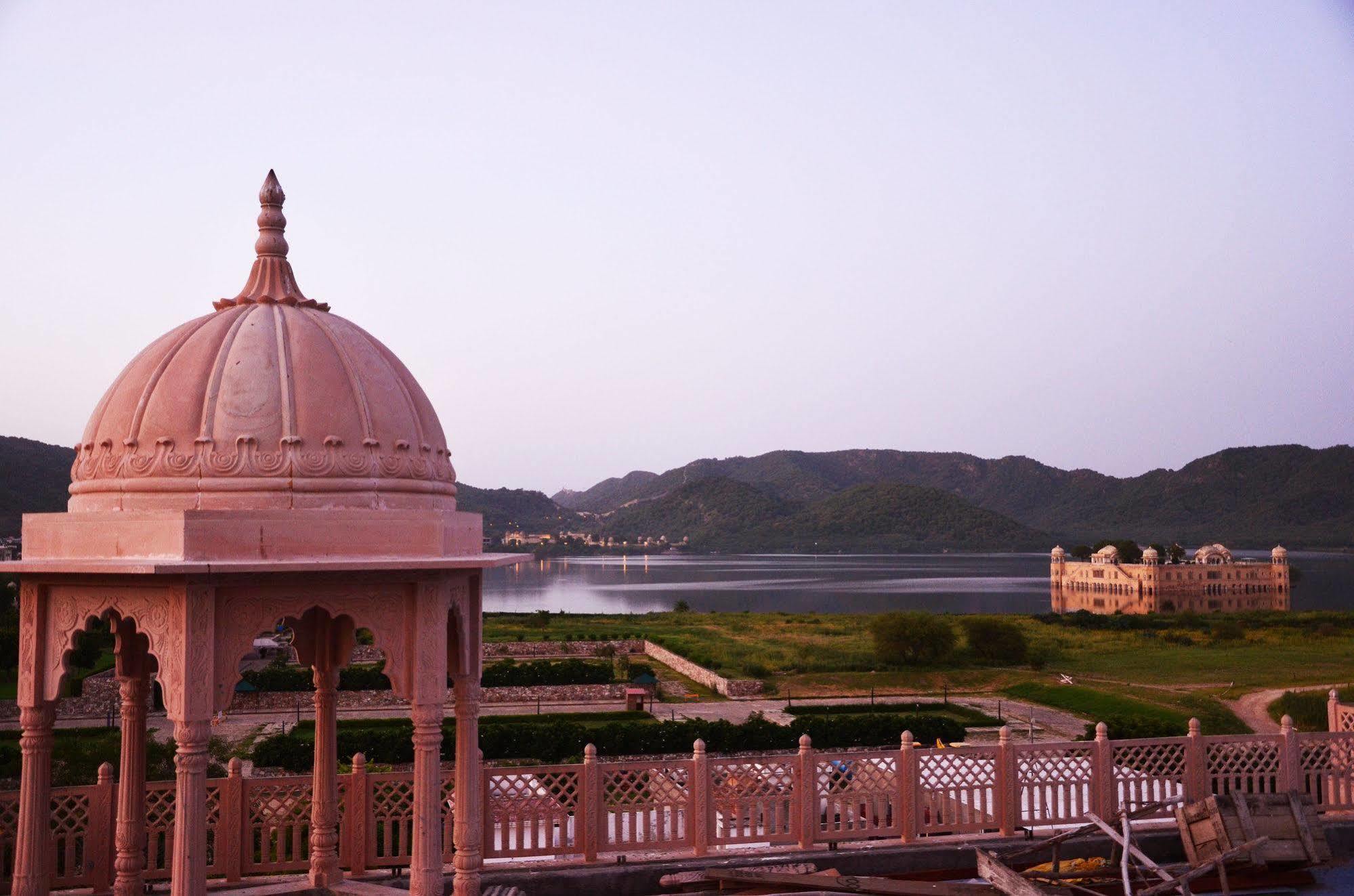 Hôtel The Jal Mahal à Jaipur Extérieur photo